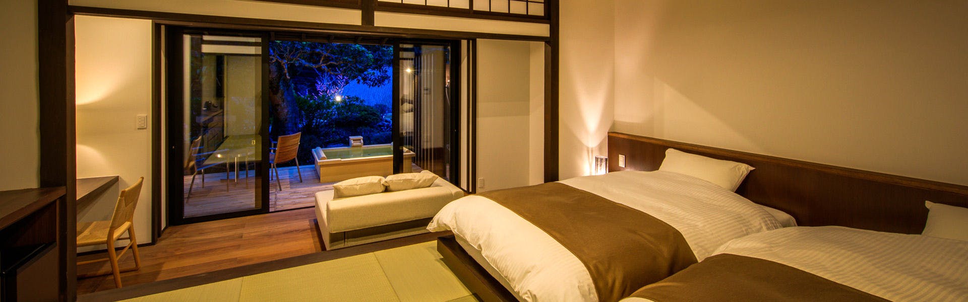 白壁　和とモダンが織りなす里山の古民家