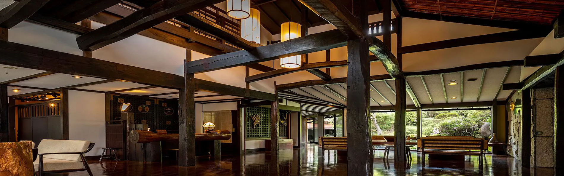 白壁 和とモダンが織りなす里山の古民家