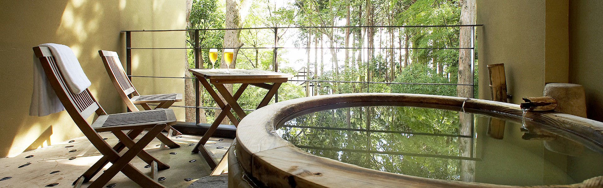 全室露天付客室の隠れ宿　花の雲