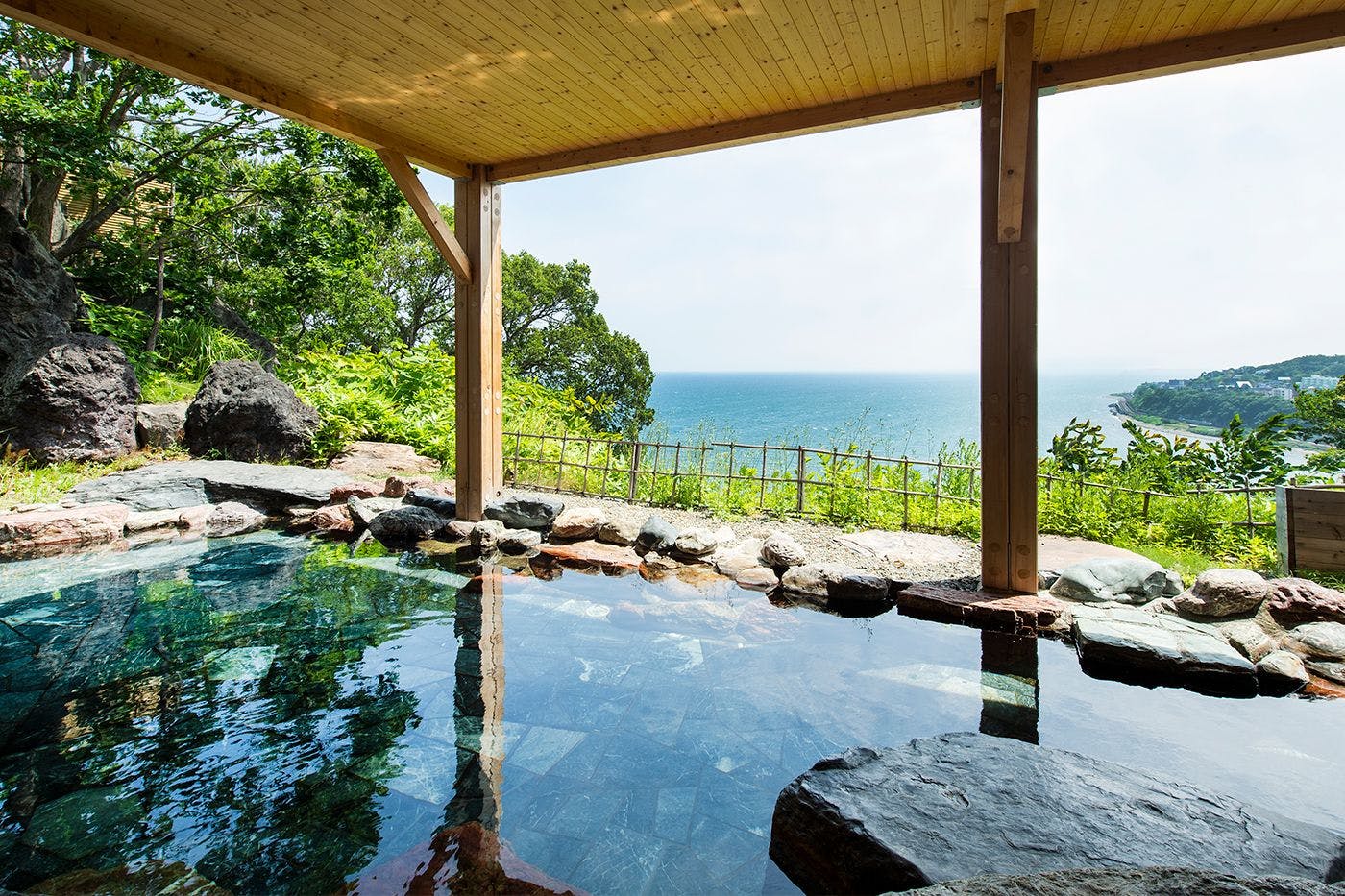 Mata air panas・Bilik mandi