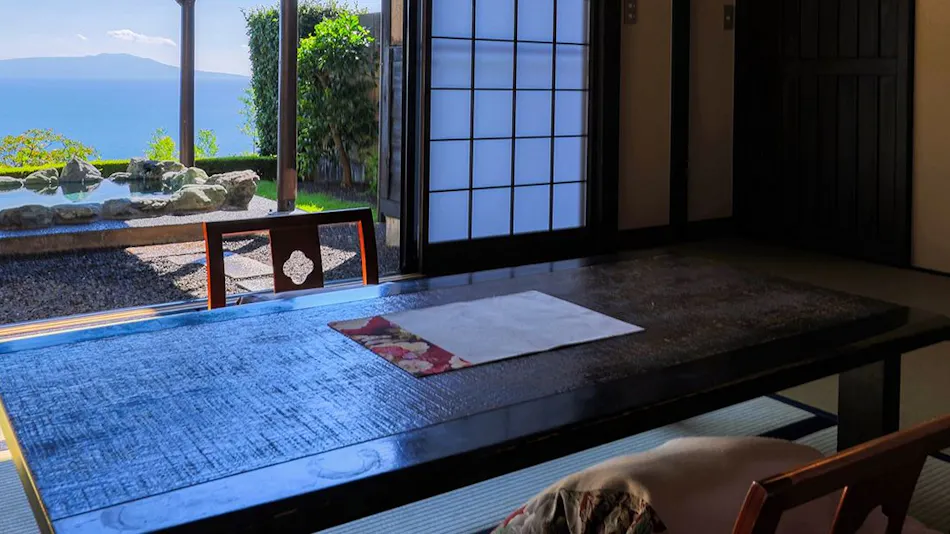 "Tsuki no Usagi: A Secluded Inn with Spectacular Views"