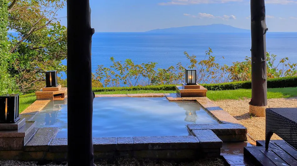 "Tsuki no Usagi: A Secluded Inn with Spectacular Views"