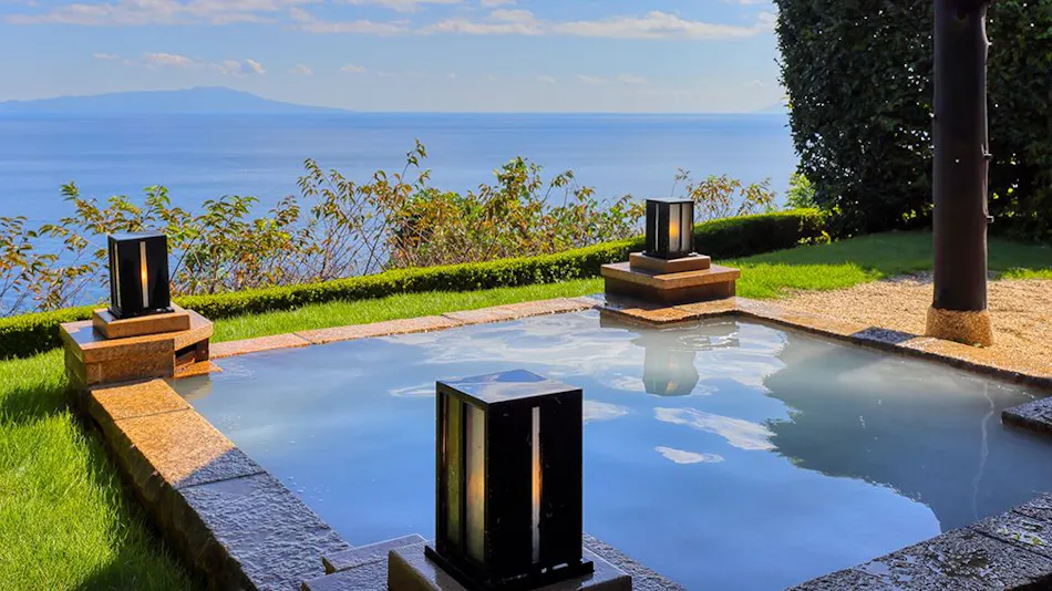 "Tsuki no Usagi: A Secluded Inn with Spectacular Views"