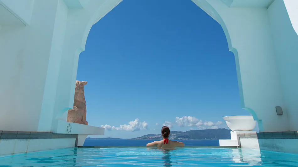 OKINAWA KARIYUSHI RESORT EXES ONNA