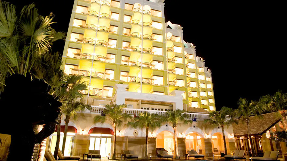 OKINAWA KARIYUSHI RESORT EXES ONNA