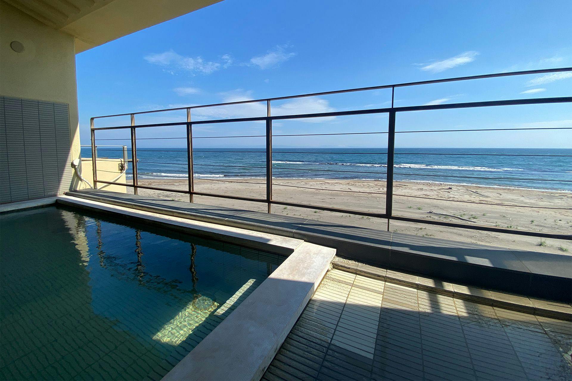 บ่อน้ำพุร้อนกลางแจ้ง