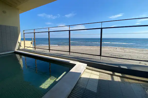 บ่อน้ำพุร้อนกลางแจ้ง