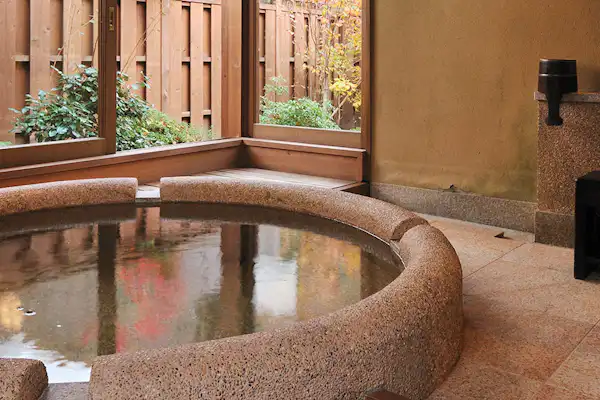 อ่างอาบน้ำในห้องพัก