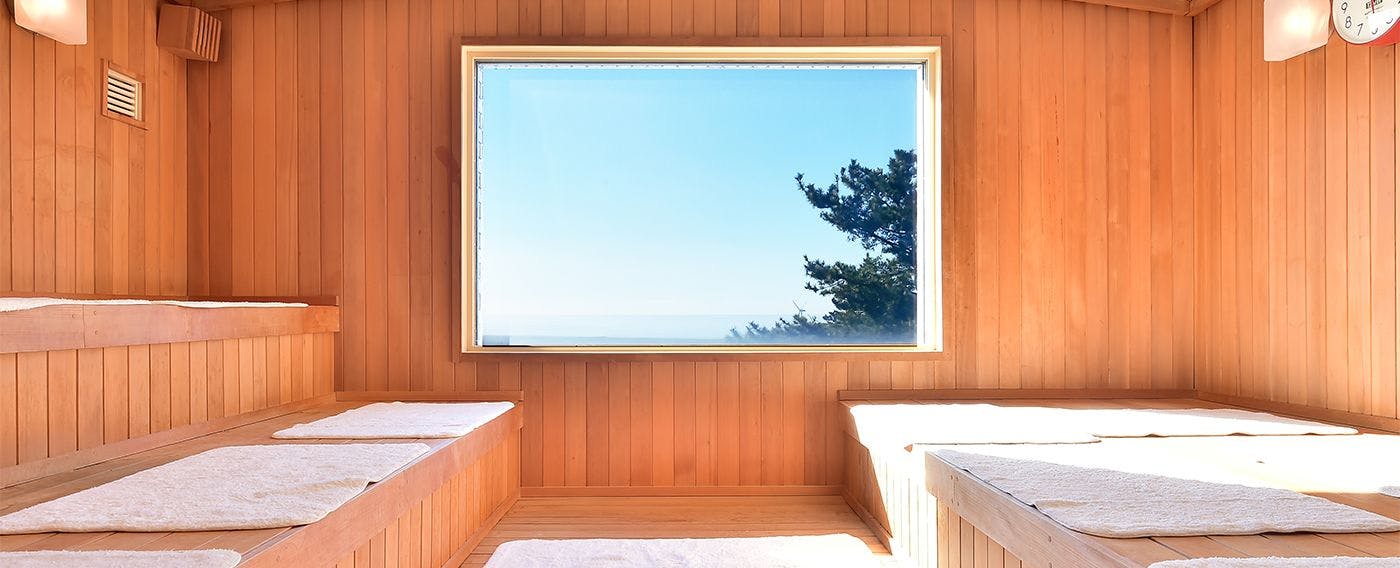 ซาวน่าแบบฟินแลนด์แท้ๆ พร้อมวิวทะเลสีครามที่งดงามจากหน้าต่างของเรา 【ซาวน่าสำหรับผู้ชาย】