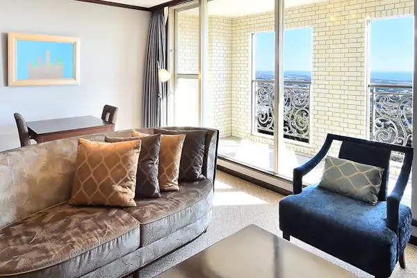 ห้องสวีทเตียงคู่พร้อมวิวทะเล