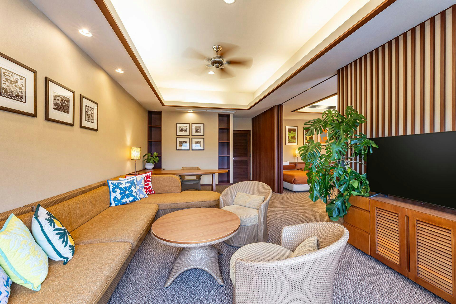 Spa Resort Hawaiians Monolith Tower