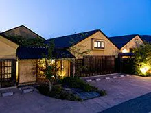 画像「gp_00002168.jpg」をアップロードしてください。受け取り次第、改行を保持したまま宿泊予約サイト向けに自然で簡潔なタイ語へ翻訳し、翻訳文のみを出力します。