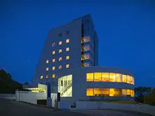 画像「gp_00030862.jpg」をアップロードしてください。受け取り次第、改行を保持したまま宿泊予約サイト向けに自然で簡潔なタイ語へ翻訳し、翻訳文のみを出力します。