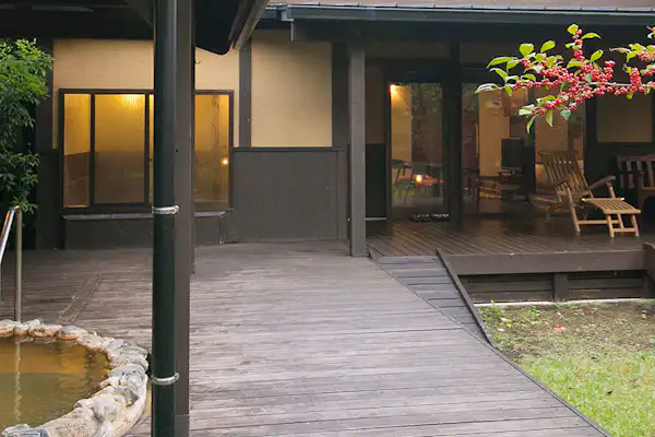 Kamar mandi terbuka pribadi