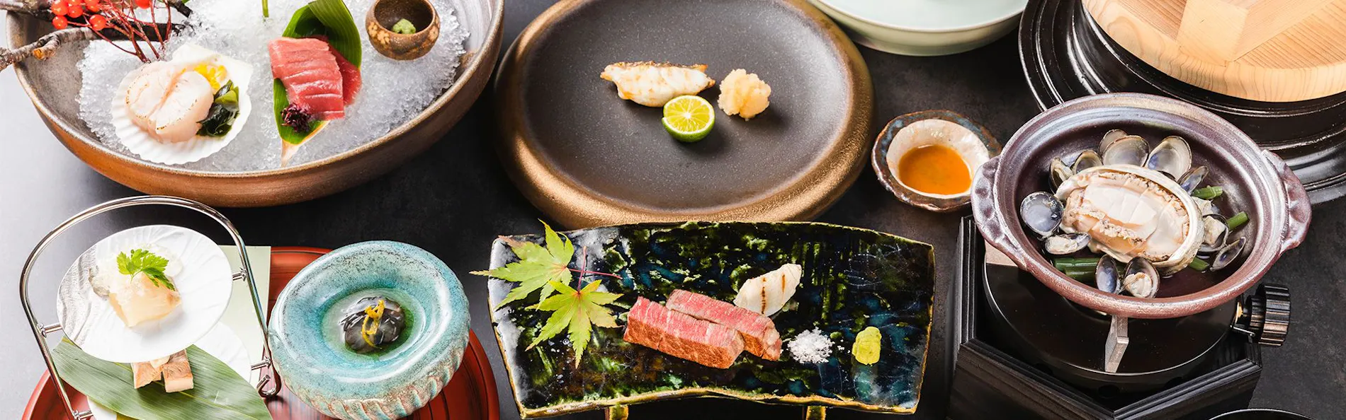 蔦温泉旅館 ‐足元から源泉湧出の自噴温泉‐