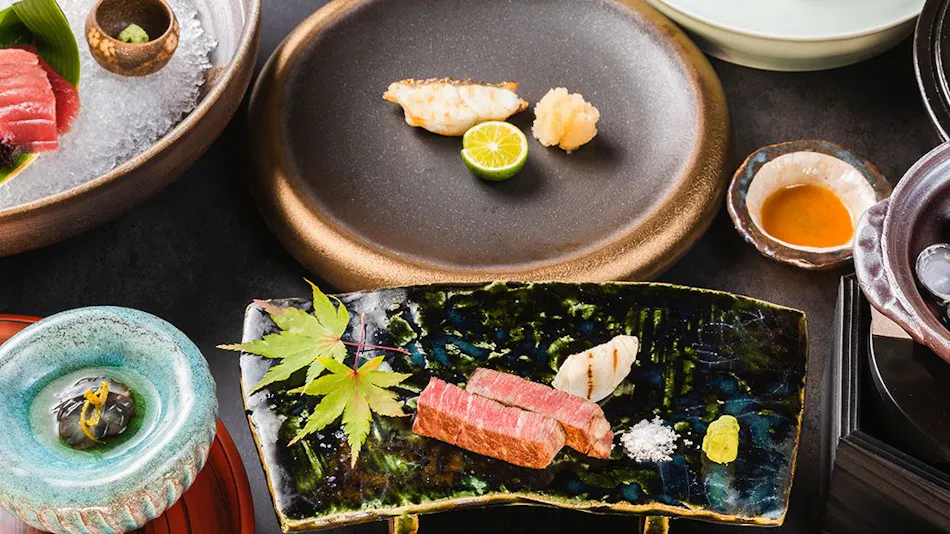 Tsuta Onsen Ryokan - Natural Spring Onsen Bubbling from the Ground -