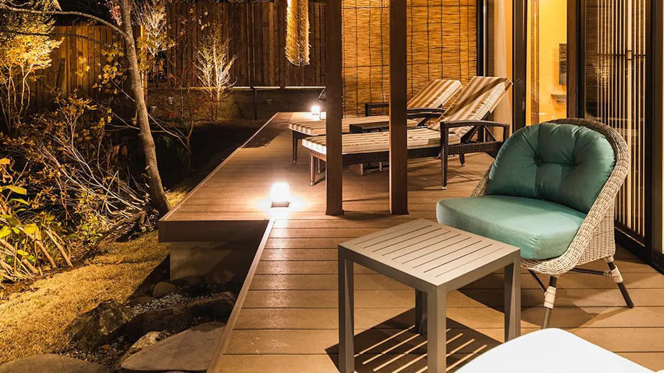 Tsuta Onsen Ryokan - Natural Spring Onsen Bubbling from the Ground -