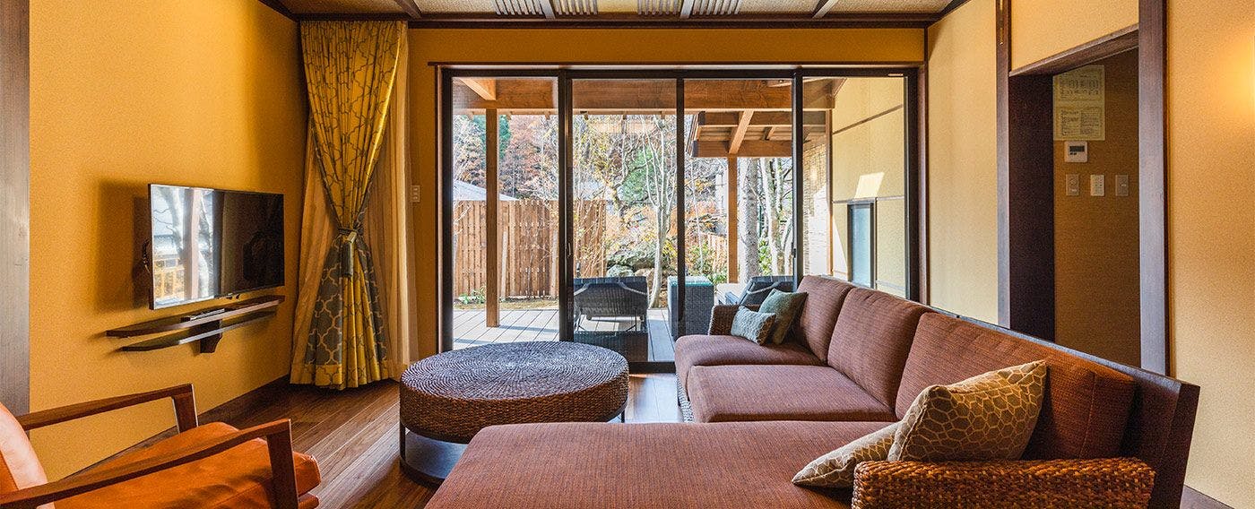 Tsuta Onsen Ryokan - Natural Spring Onsen Bubbling from the Ground -