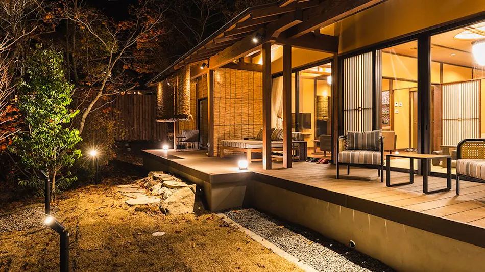 Tsuta Onsen Ryokan - Natural Spring Onsen Bubbling from the Ground -
