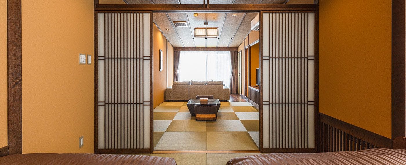蔦温泉旅館 ‐足元から源泉湧出の自噴温泉‐