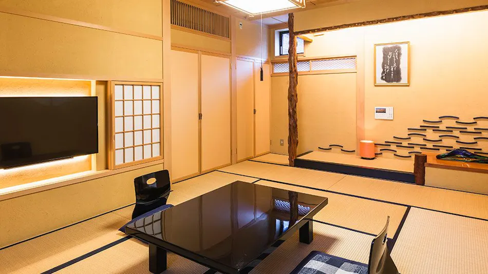 Tsuta Onsen Ryokan - Natural Spring Onsen Bubbling from the Ground -