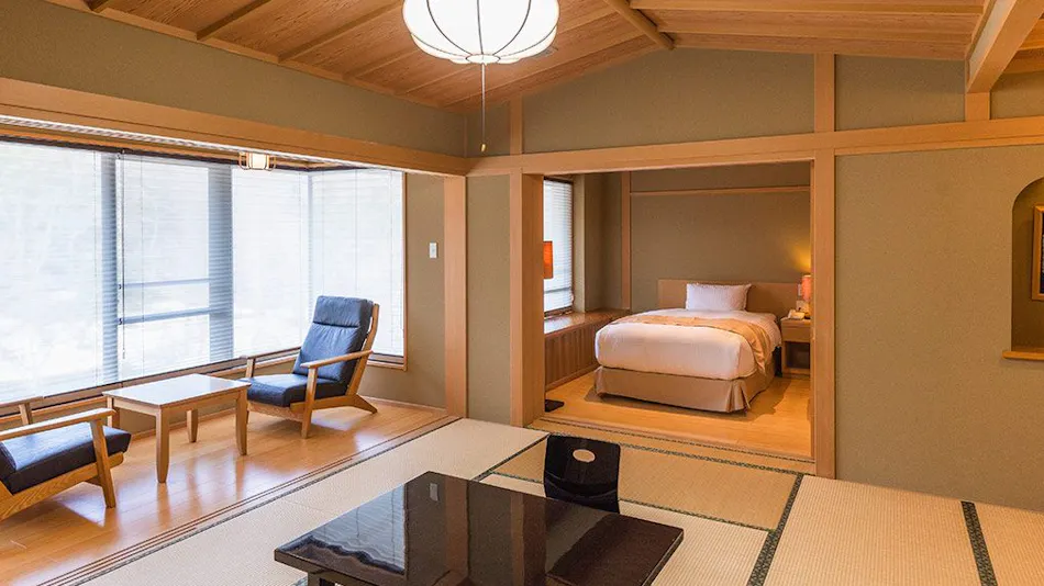 Tsuta Onsen Ryokan - Natural Spring Onsen Bubbling from the Ground -