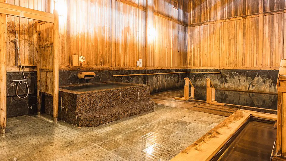Tsuta Onsen Ryokan - Natural Spring Onsen Bubbling from the Ground -