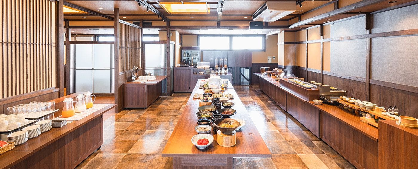 蔦温泉旅館 ‐足元から源泉湧出の自噴温泉‐