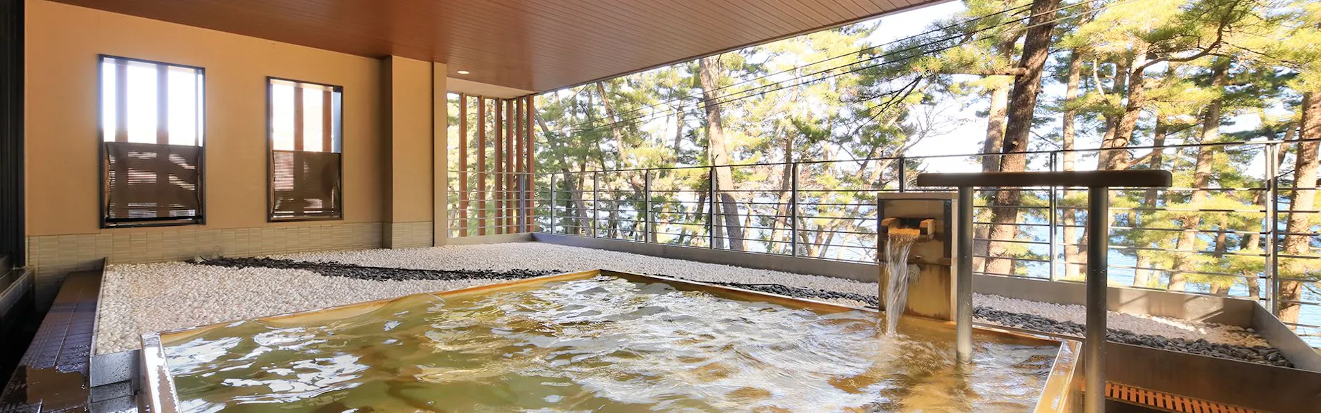 浜べの料理宿 宝来館