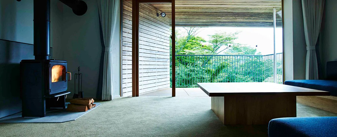 Forest Suite / 109 m² / Suite Room eksklusif hanya 1 kamar per hari dengan pemandangan Owakudani dari teras Kamar.