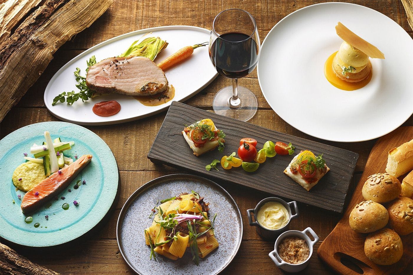 Kami memilih dengan cermat daging, sayuran, dan ikan segar yang berpusat di area Suruga.