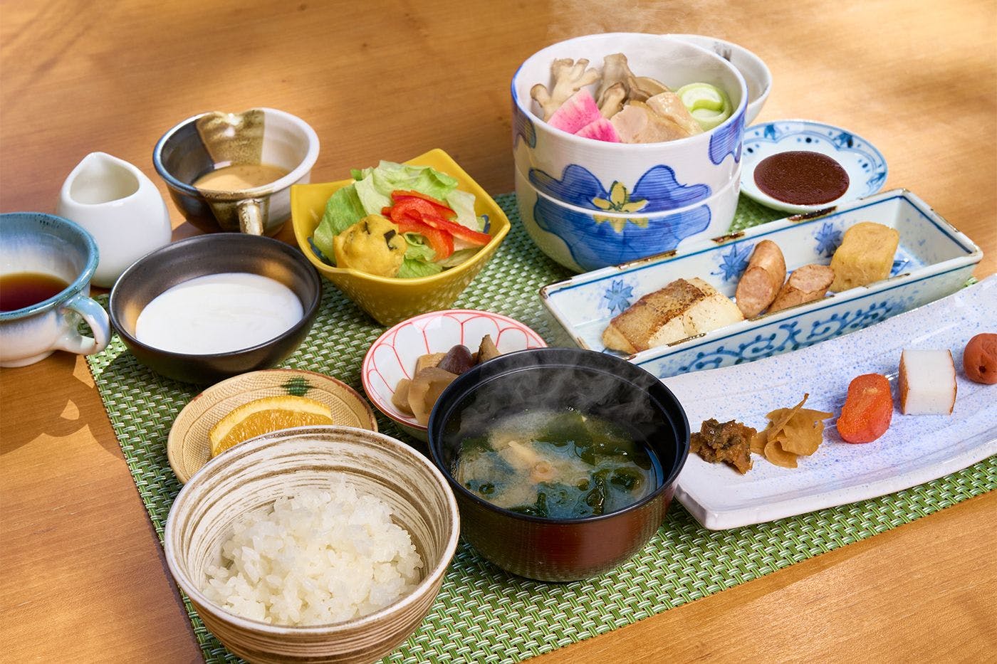 상쾌한 여행의 아침에 어울리는 조식