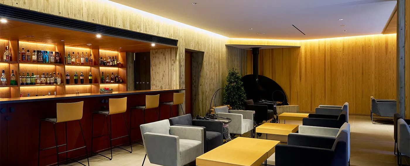 반려견과 함께 곁에서 좋은 술을 즐기는 특별한 경험