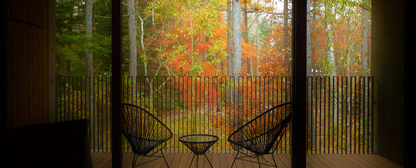 【테라스】테라스 타입의 2층 객실에서는 가루이자와의 바람을 느끼며 여유로운 시간을 보내실 수 있습니다.