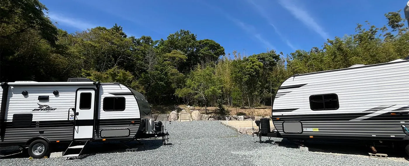 キャンピングトレーラーサイト
