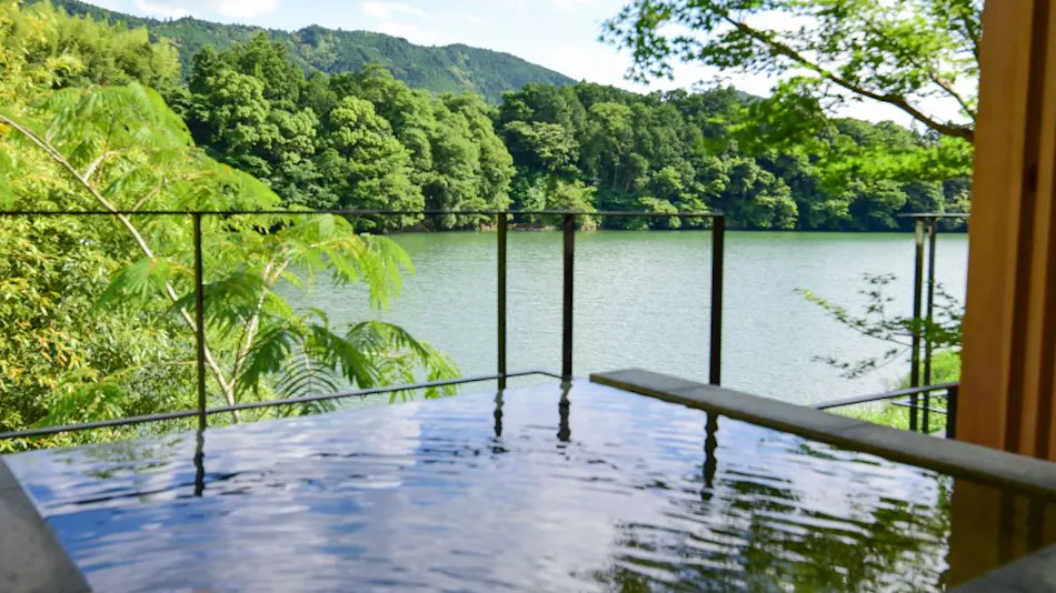 Lakeside Leisure