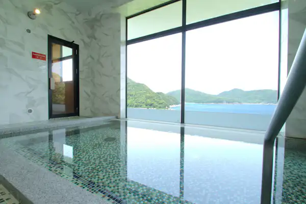 ห้องอาบน้ำรวมขนาดใหญ่