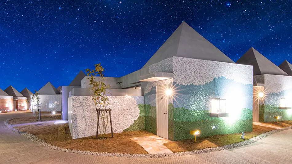 Blanchette Nanki Shirahama