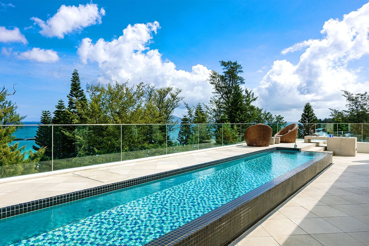 สระว่ายน้ำส่วนตัว