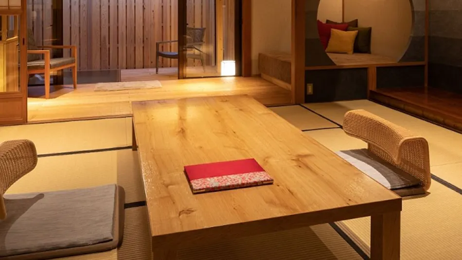 Kanazawa Yuwaku Onsen Yunode