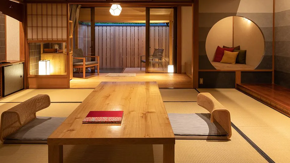 Kanazawa Yuwaku Onsen Yunode