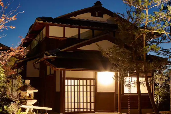 Pemandangan malam eksterior Matsubayashi-an