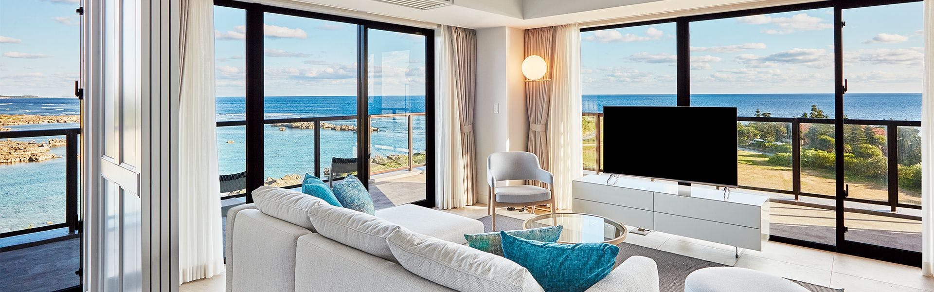 Hotel Shigira Mirage Beach Front