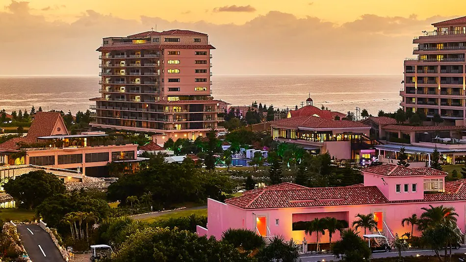 Hotel Shigira Mirage Beach Front