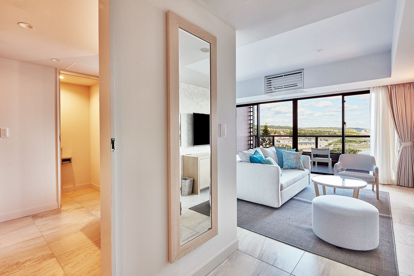 Hotel Shigira Mirage Beach Front