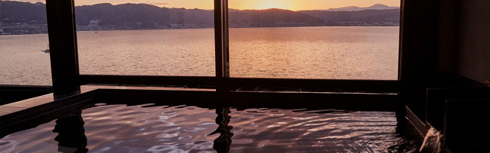 神秘なる諏訪湖に心癒される宿 上諏訪温泉しんゆ