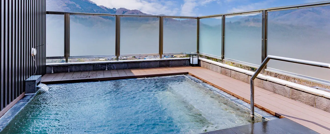 ออนเซ็นกลางแจ้งพร้อมวิว