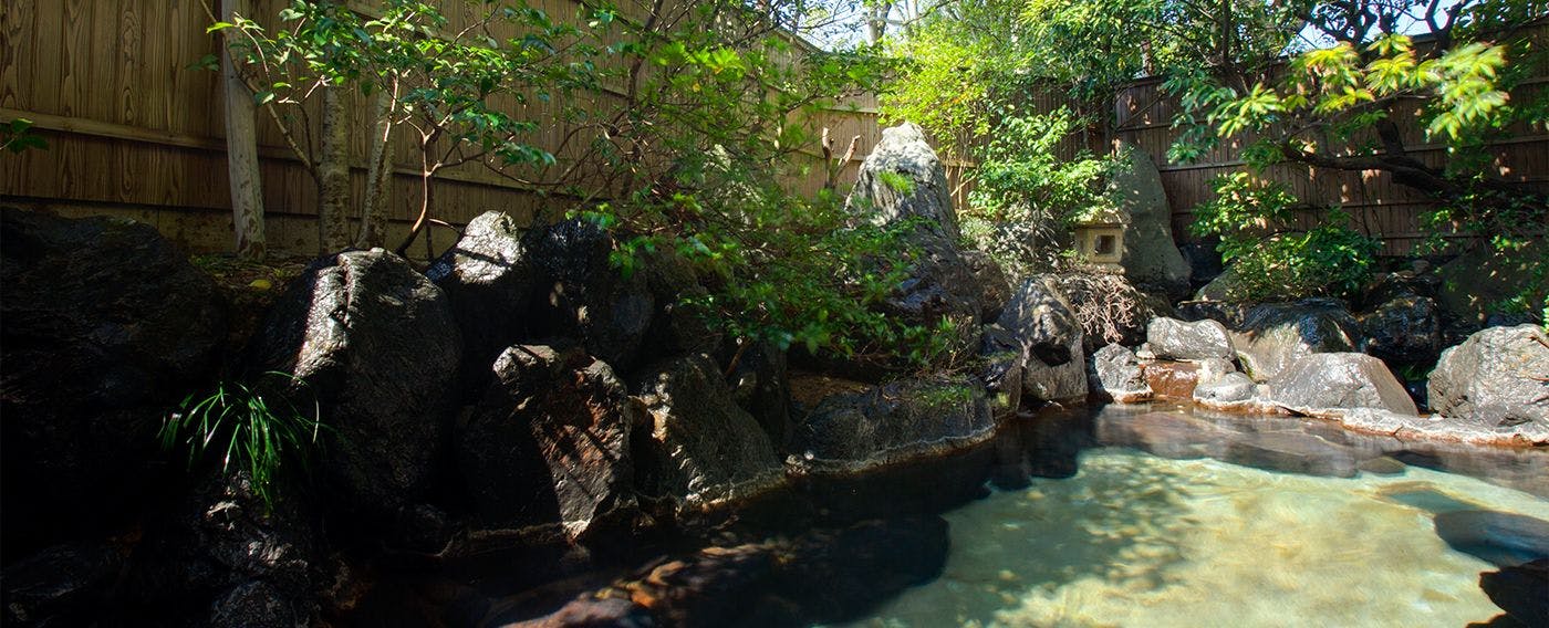 บ่อน้ำพุร้อนกลางแจ้ง