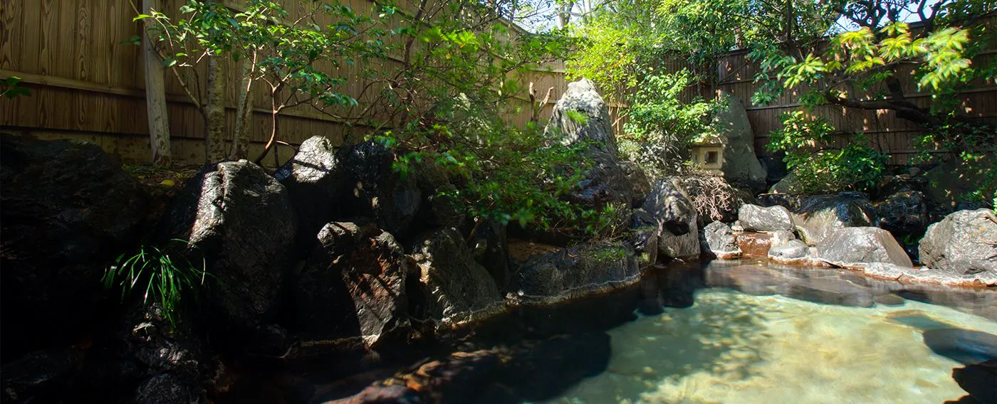 บ่อน้ำพุร้อนกลางแจ้ง