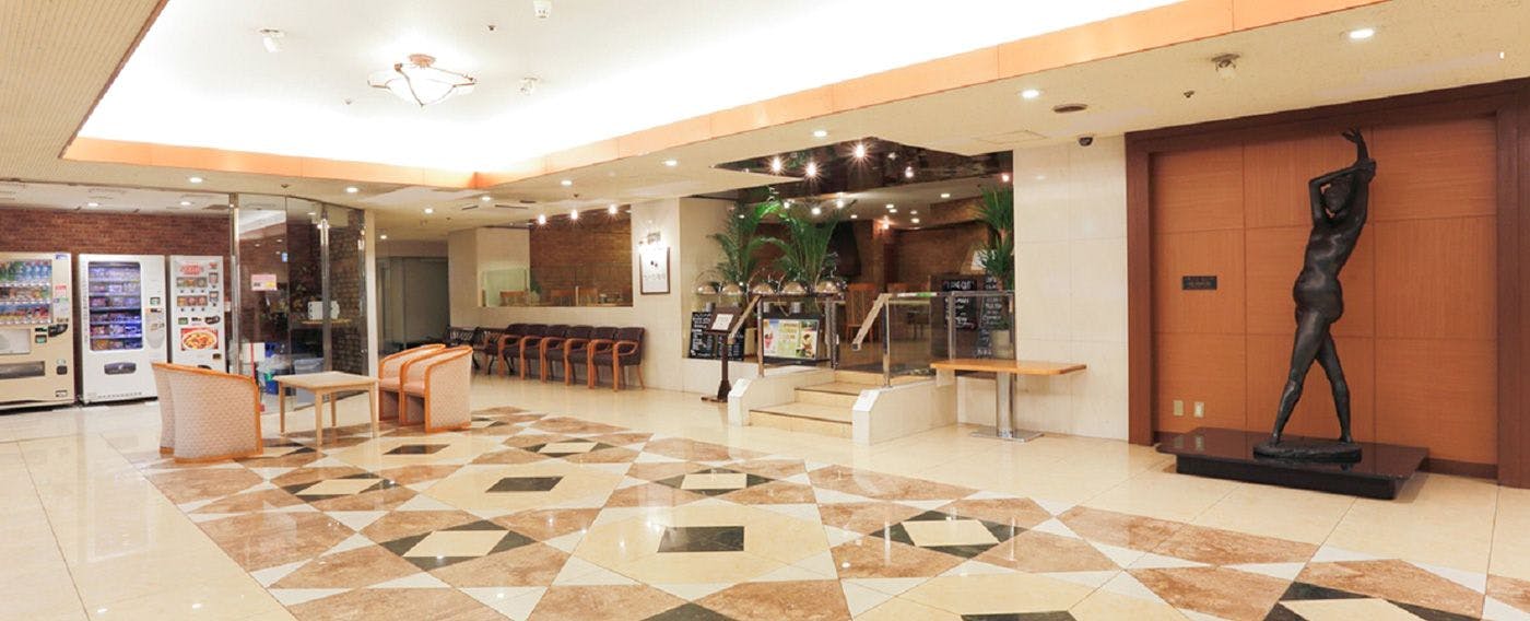 มีเครื่องจำหน่ายสินค้าอัตโนมัติและเครื่องทำน้ำแข็งครบครัน